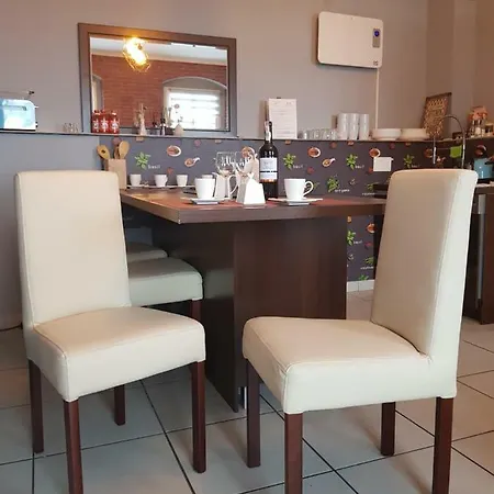 Apartamento Apartament Mirror Brick Studio