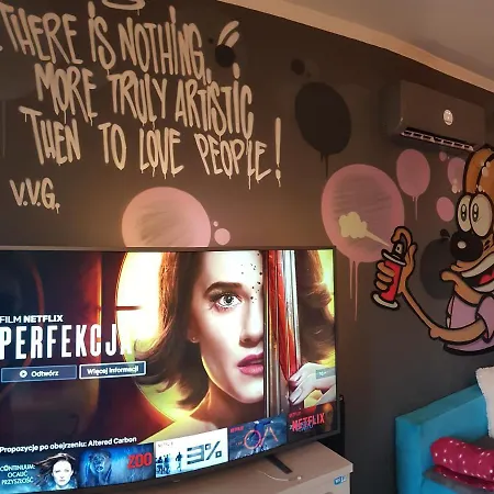 Apartament Mirror Brick Studio